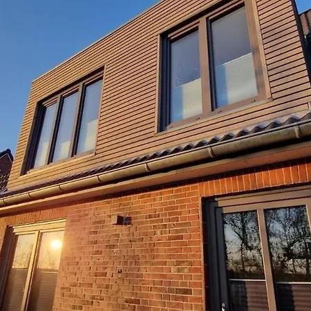 Vakantiehuis Modern Saniertes Haus In Husum
