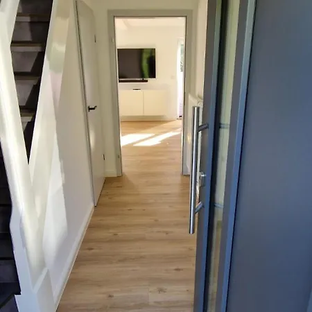 Modern Saniertes Haus In Husum Vakantiehuis